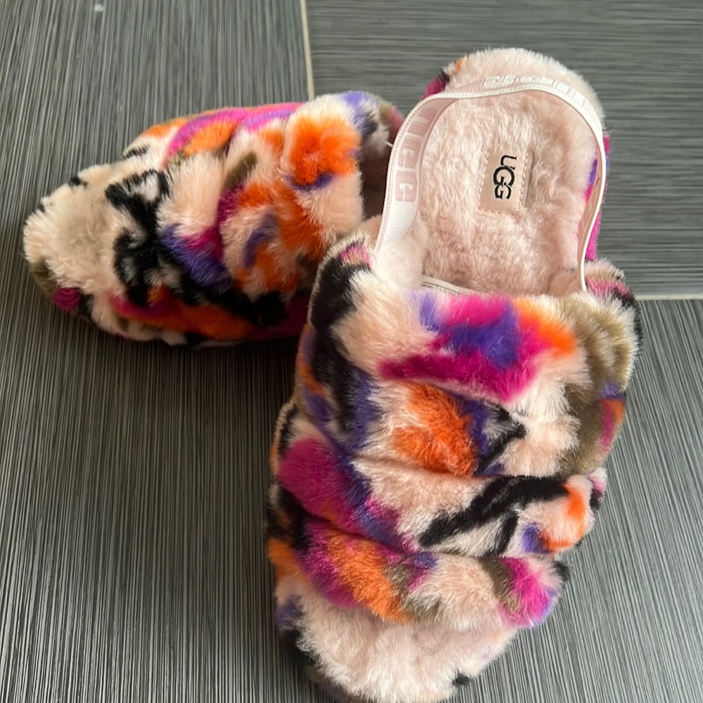 UGG slippers size 9 women